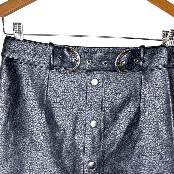 Brunette The Label Faux Leather Mini Skirt - Picture 4 of 10